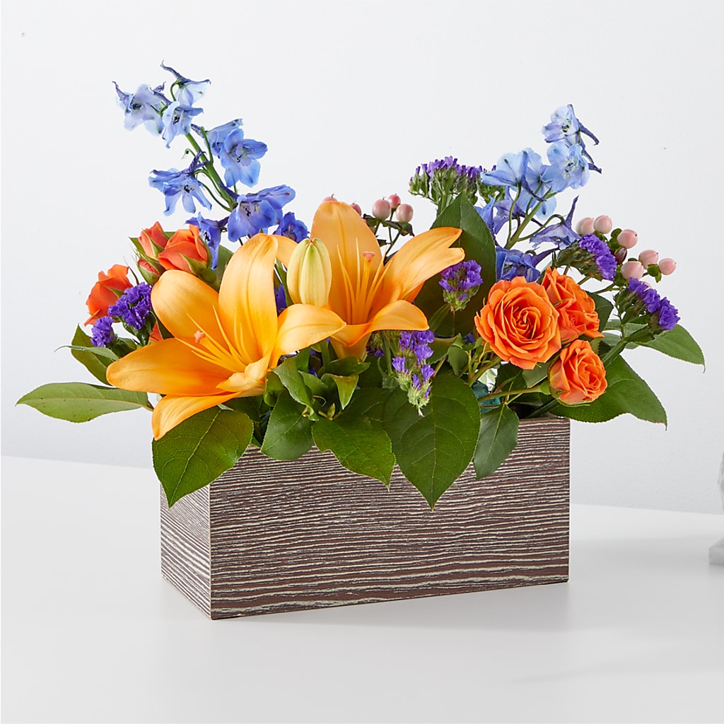 Radiant Citrus Box Bouquet – ROBIN'S CORNER FLOWER SHOP, Taunton MA