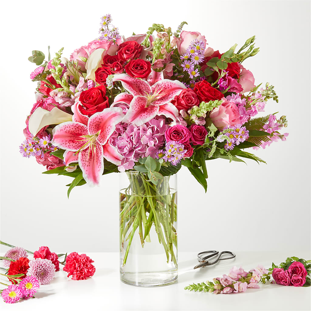 Swooning Over You - A Luxury Florist Original – ROBIN'S CORNER FLOWER SHOP, Taunton MA