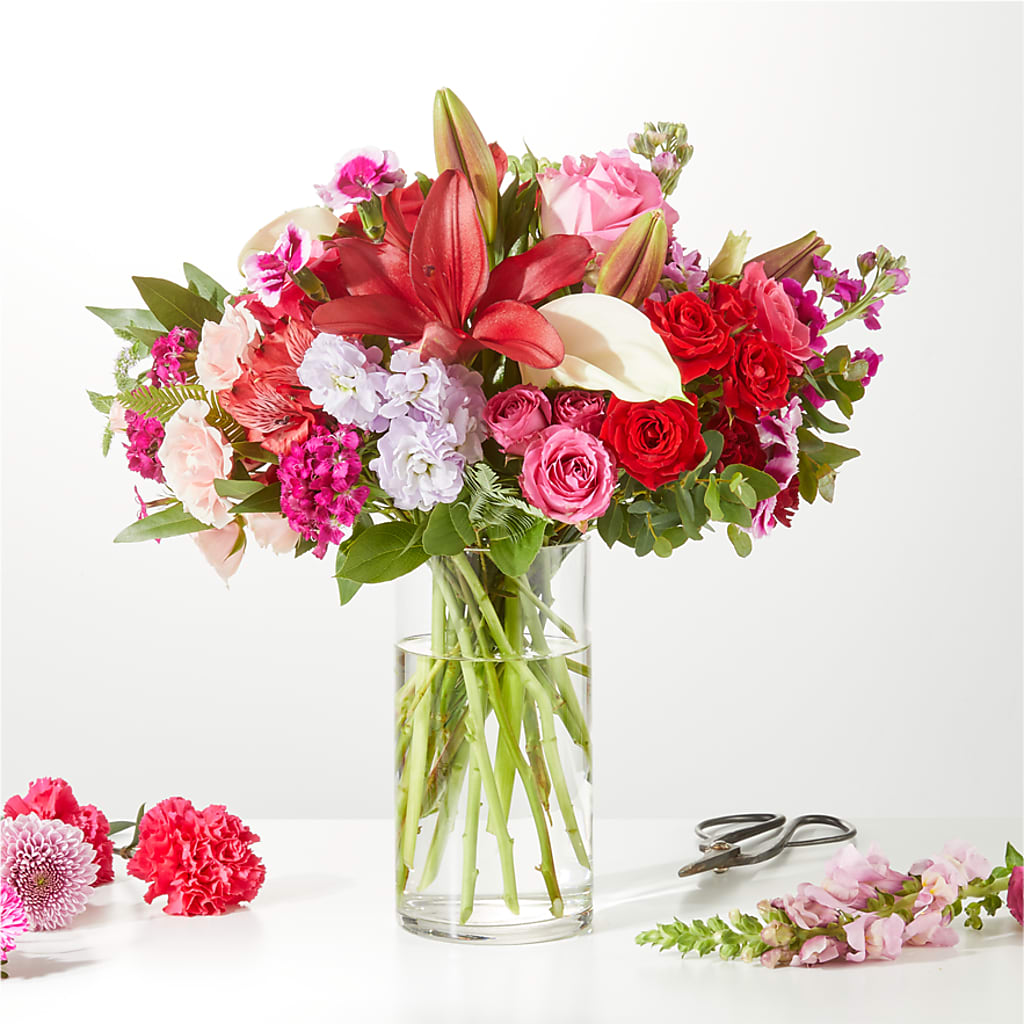 Swooning Over You - A Luxury Florist Original – ROBIN'S CORNER FLOWER SHOP, Taunton MA