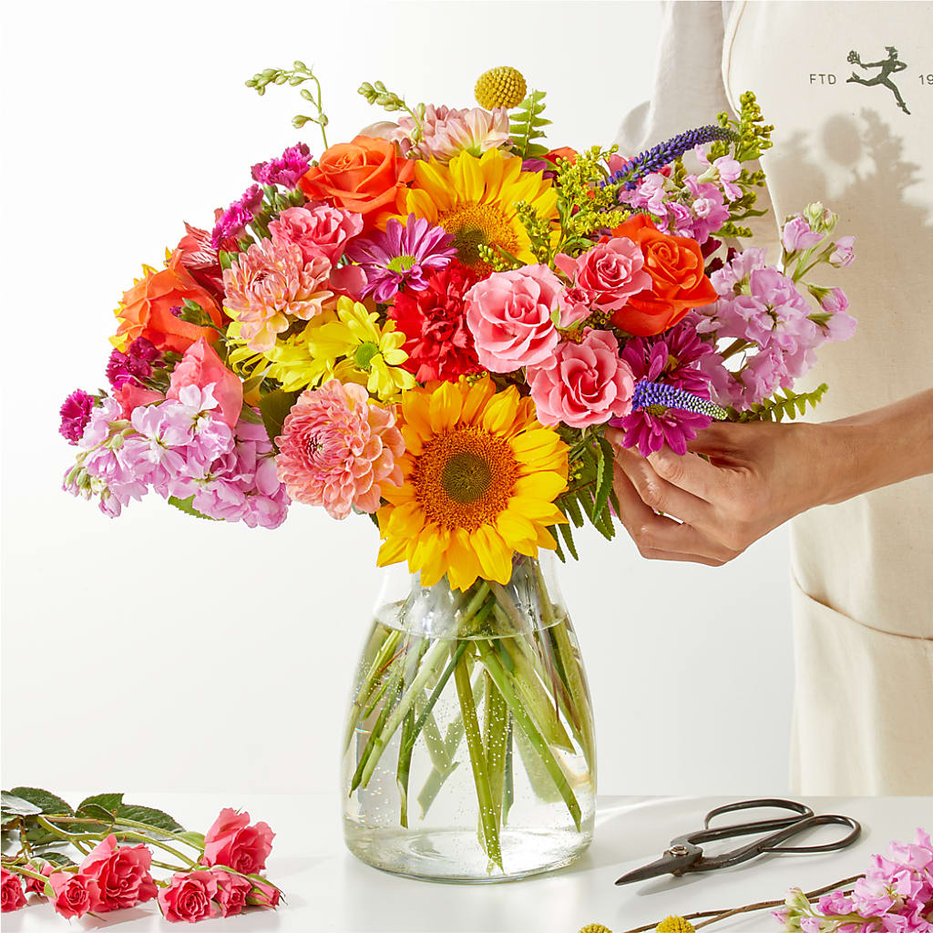 Cue the Confetti - A Florist Original – ROBIN'S CORNER FLOWER SHOP, Taunton MA