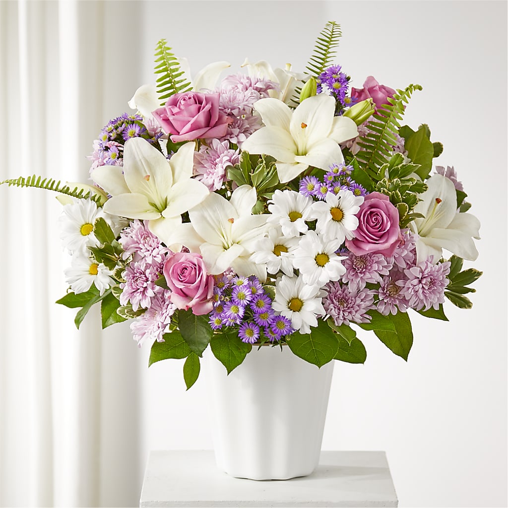 Warmest Thoughts Tabletop Basket – ROBIN'S CORNER FLOWER SHOP, Taunton MA