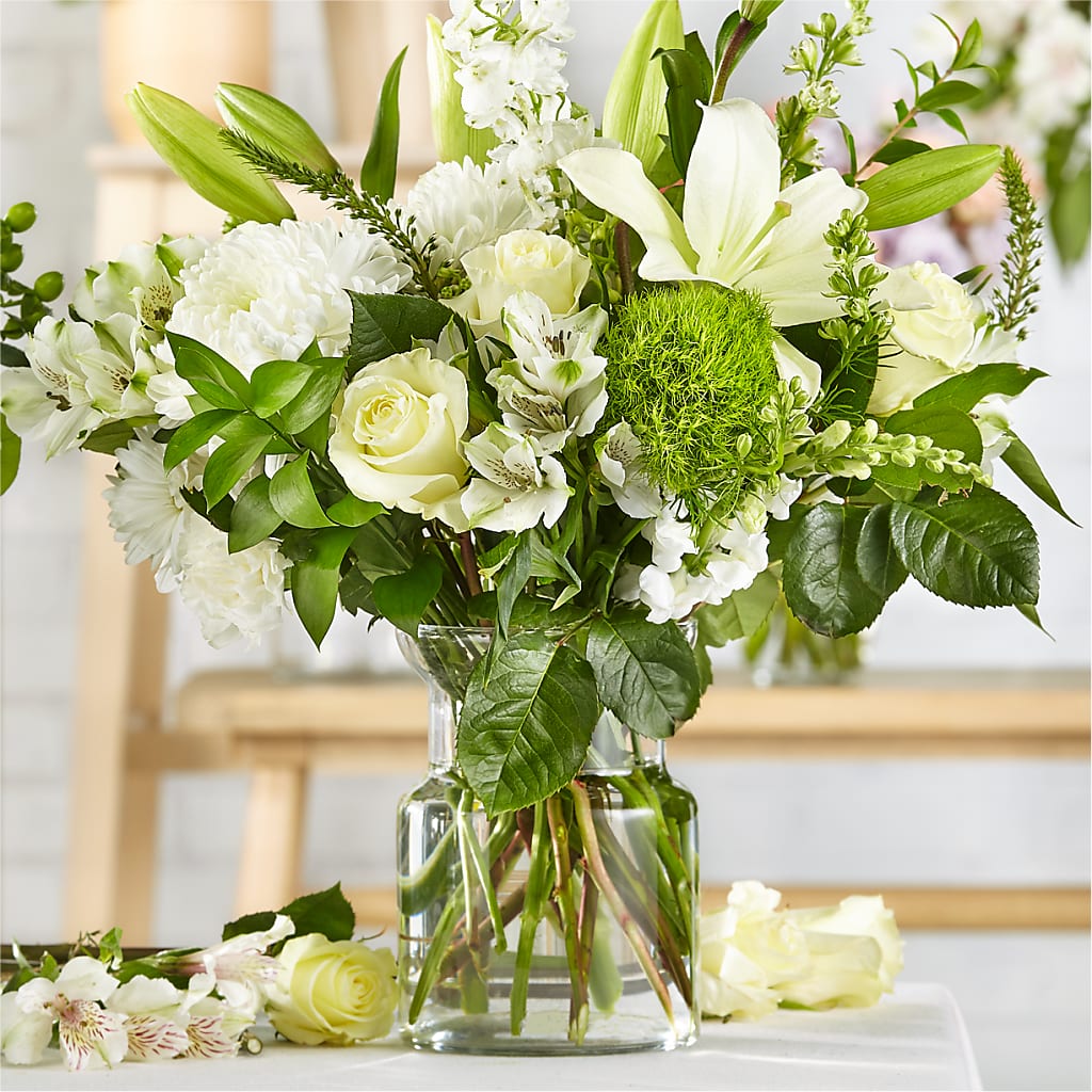 Classic Ivory – A Florist Original – ROBIN'S CORNER FLOWER SHOP, Taunton MA