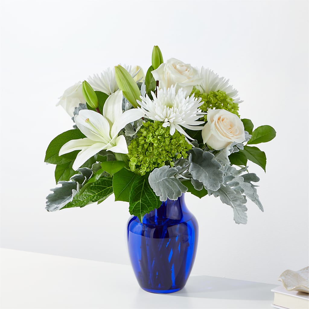 Snowy Dreams Bouquet – ROBIN'S CORNER FLOWER SHOP, Taunton MA