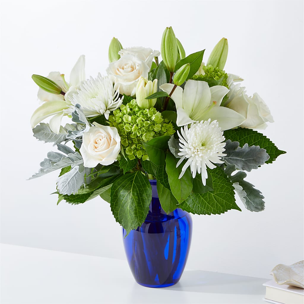 Snowy Dreams Bouquet – ROBIN'S CORNER FLOWER SHOP, Taunton MA