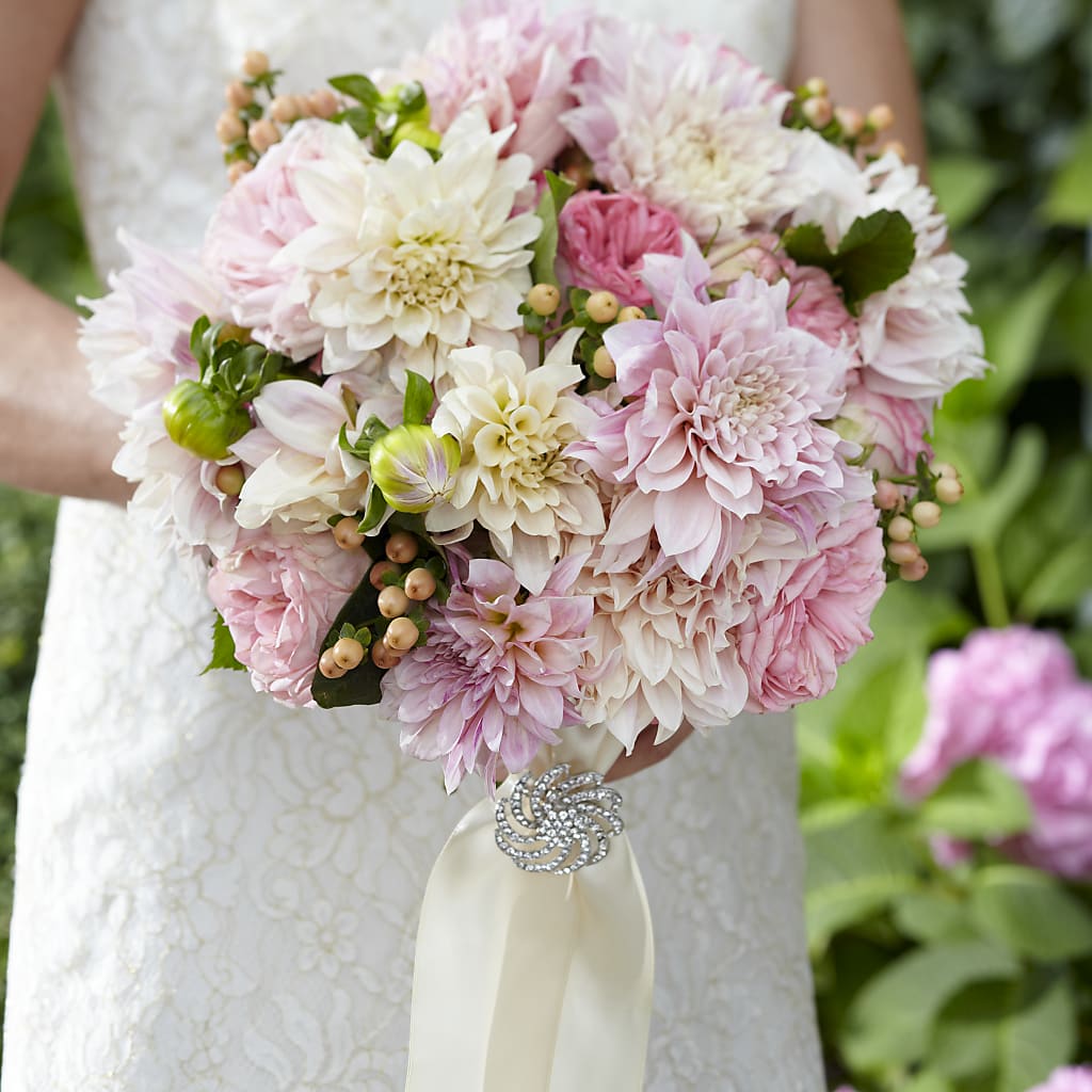 Heart's Promise Bouquet – ROBIN'S CORNER FLOWER SHOP, Taunton MA