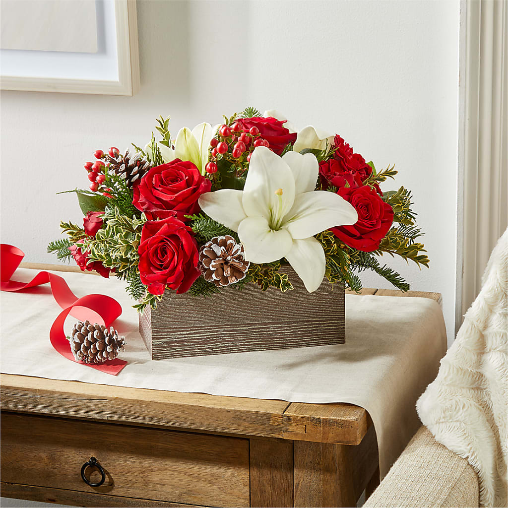 Snowy Wonderland Bouquet – ROBIN'S CORNER FLOWER SHOP, Taunton MA