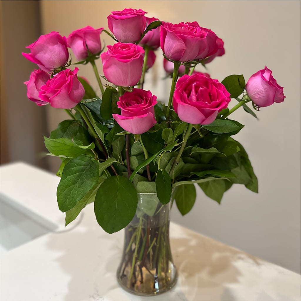 Long Stem Pink Rose Bouquet – ROBIN'S CORNER FLOWER SHOP, Taunton MA