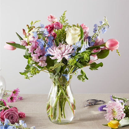 Pastel Tradition - A Florist Original – ROBIN'S CORNER FLOWER SHOP, Taunton MA