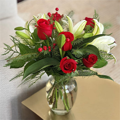 Sparkling Snowflakes Bouquet – ROBIN'S CORNER FLOWER SHOP, Taunton MA