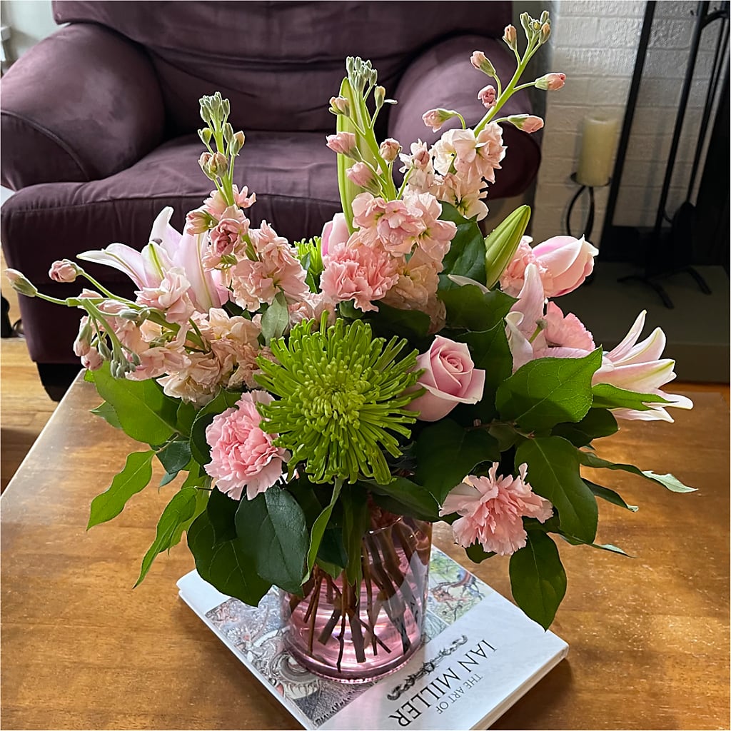 Pretty in Pink Bouquet – ROBIN'S CORNER FLOWER SHOP, Taunton MA