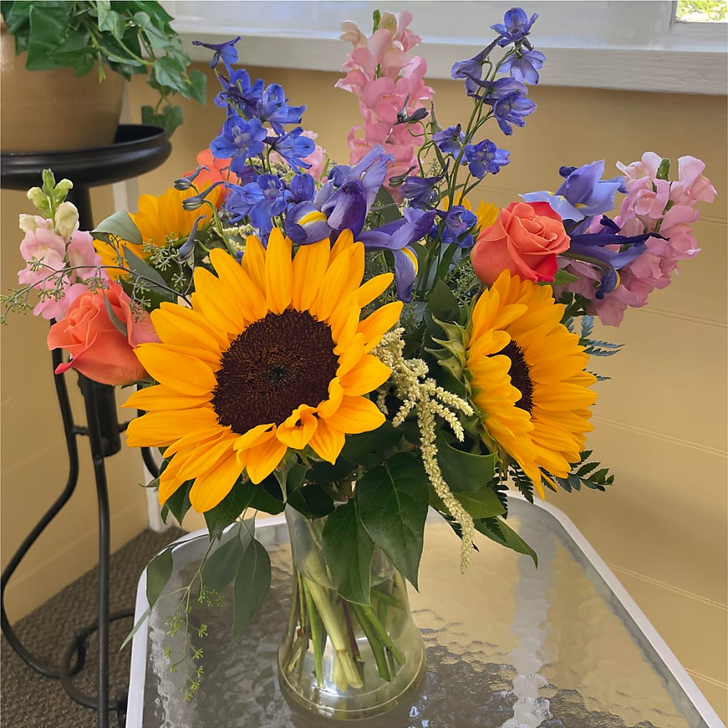 Rays of Life Bouquet – ROBIN'S CORNER FLOWER SHOP, Taunton MA