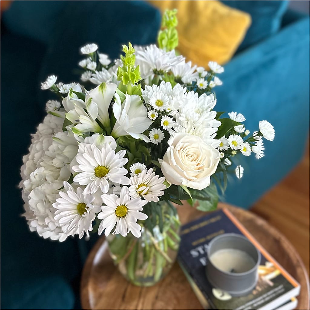 Classic Ivory – A Florist Original – ROBIN'S CORNER FLOWER SHOP, Taunton MA
