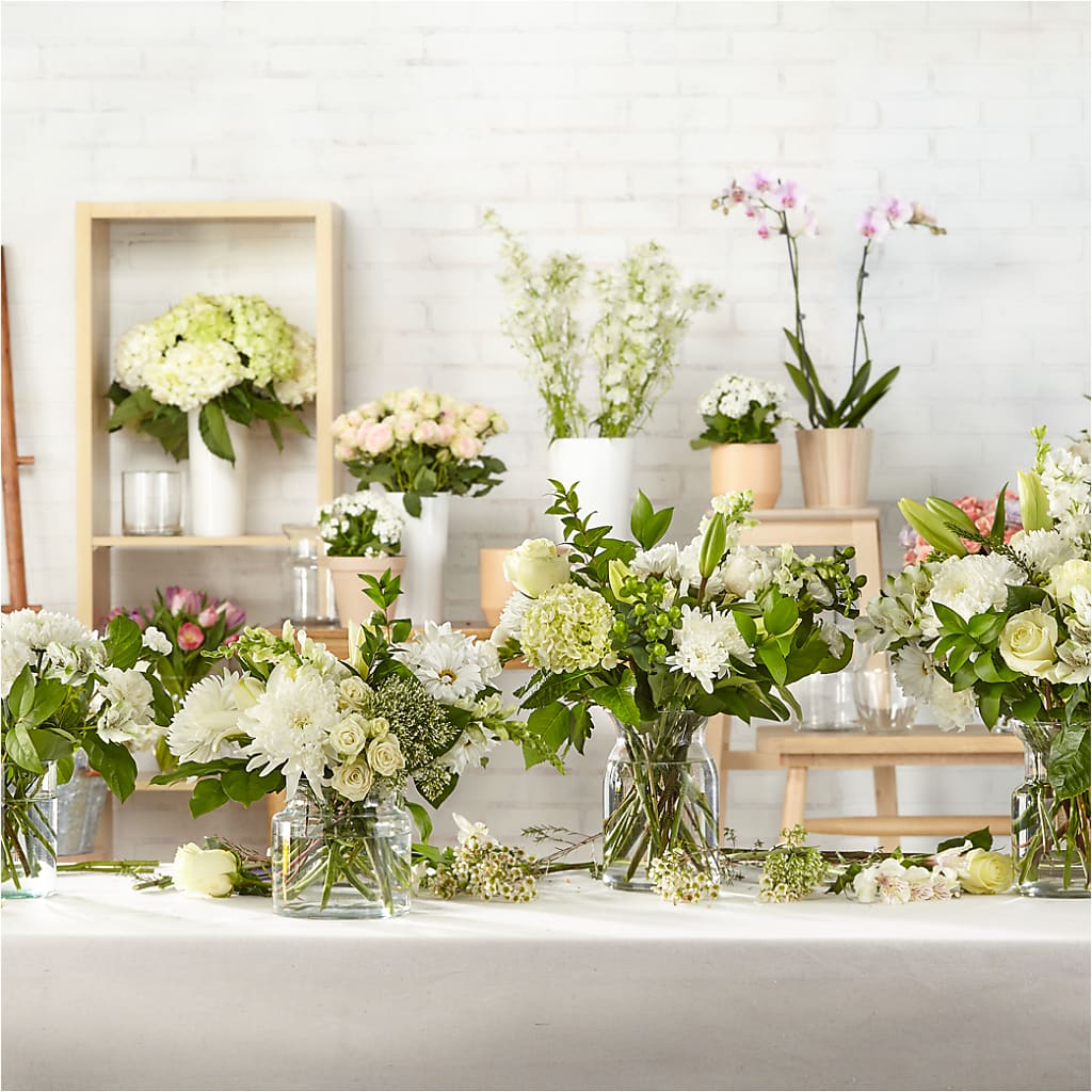 Classic Ivory – A Florist Original – ROBIN'S CORNER FLOWER SHOP, Taunton MA