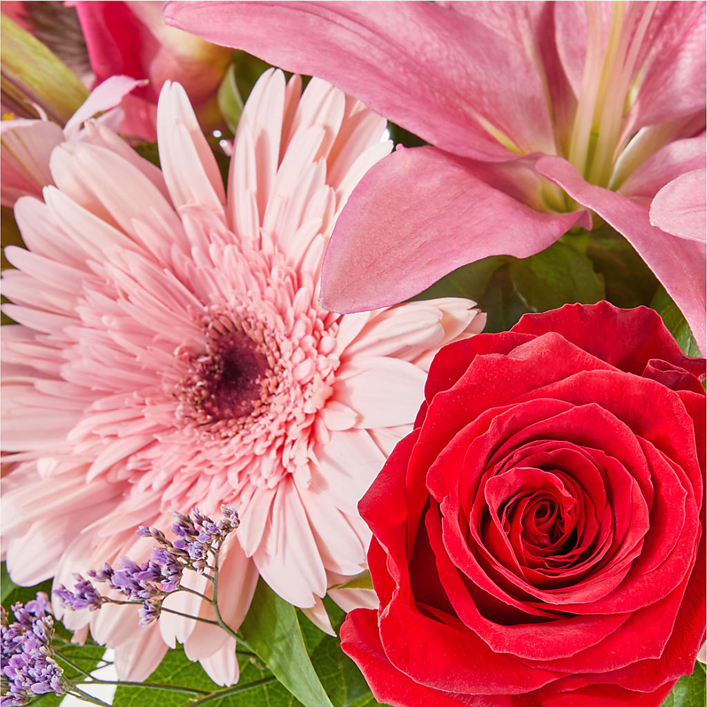 Lots of Love Bouquet – ROBIN'S CORNER FLOWER SHOP, Taunton MA
