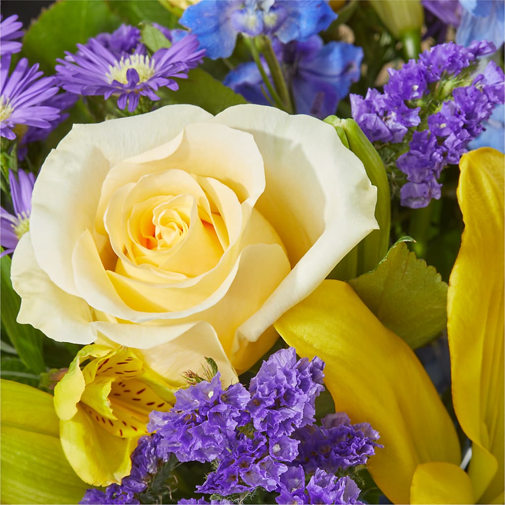 Limoncello Bouquet – ROBIN'S CORNER FLOWER SHOP, Taunton MA
