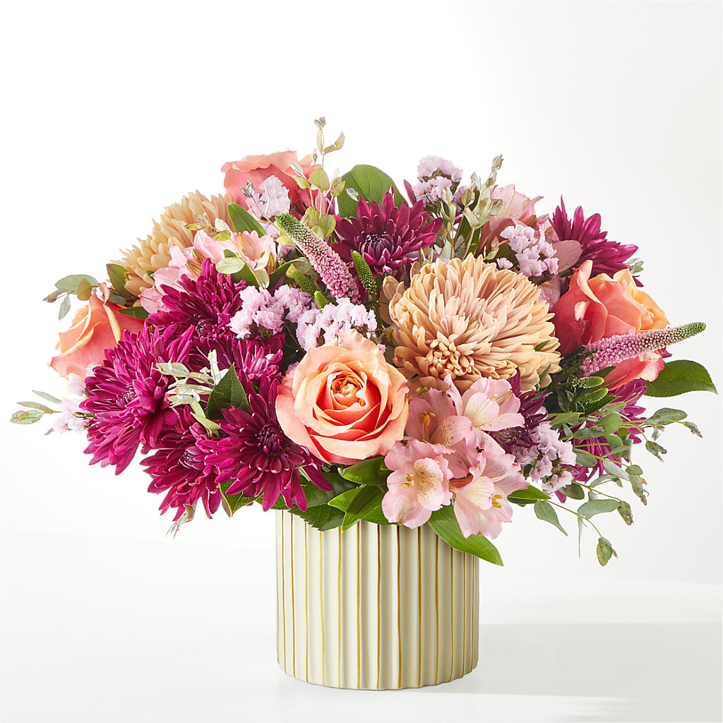 Berry Cobbler Bouquet with Ivory Vase – ROBIN'S CORNER FLOWER SHOP, Taunton MA