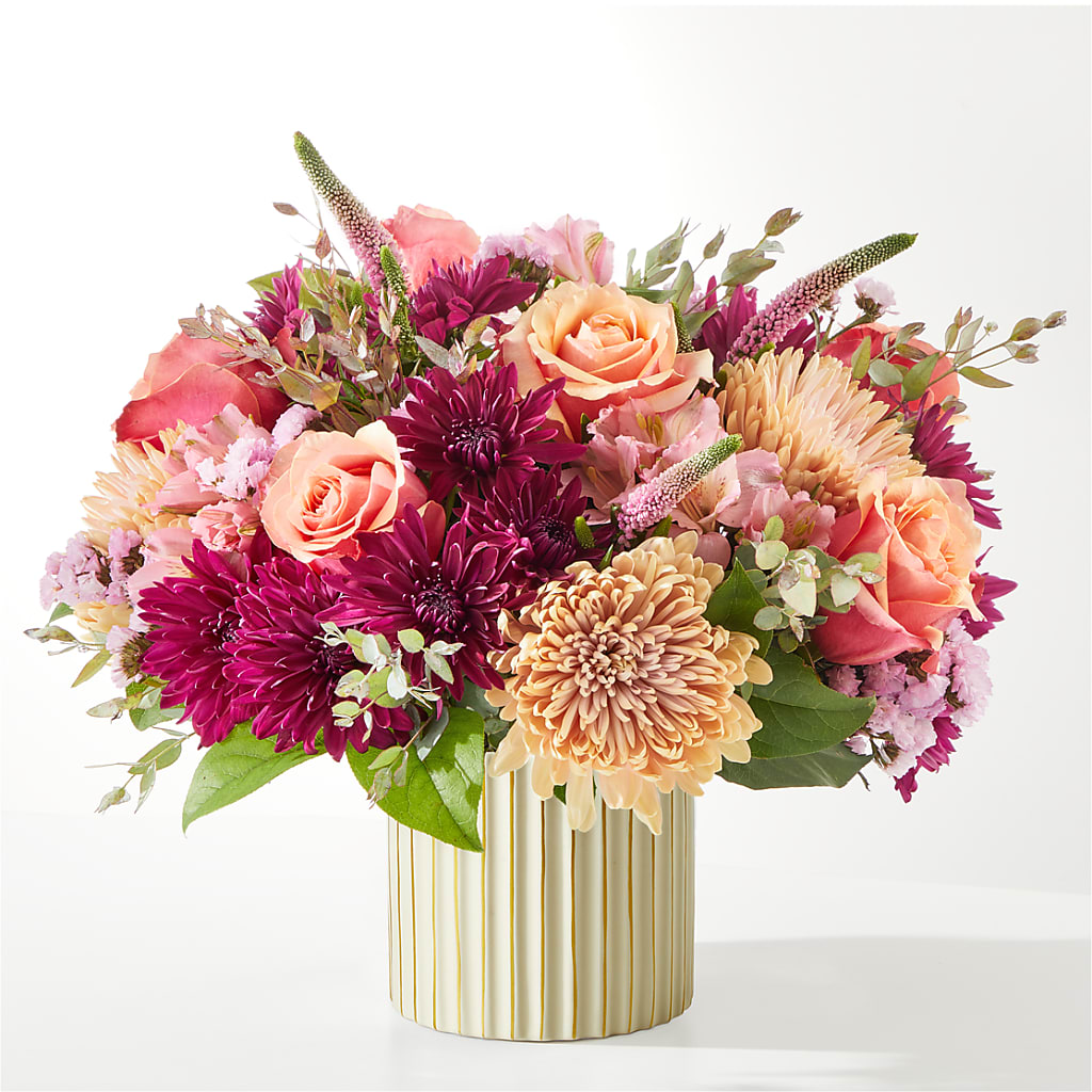 Berry Cobbler Bouquet with Ivory Vase – ROBIN'S CORNER FLOWER SHOP, Taunton MA